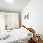 Clarissa House ヴィッラシミーウス
