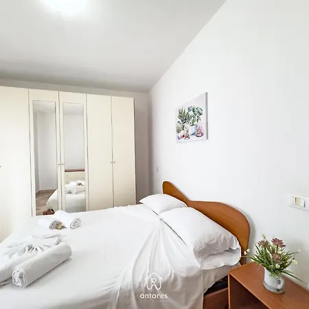 Clarissa House 维拉西米乌斯