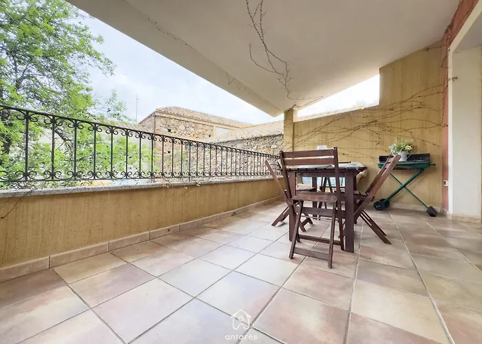 Clarissa House Holiday home *